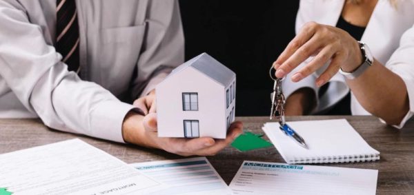 Descubre si te conviene alquilar o comprar un departamento
